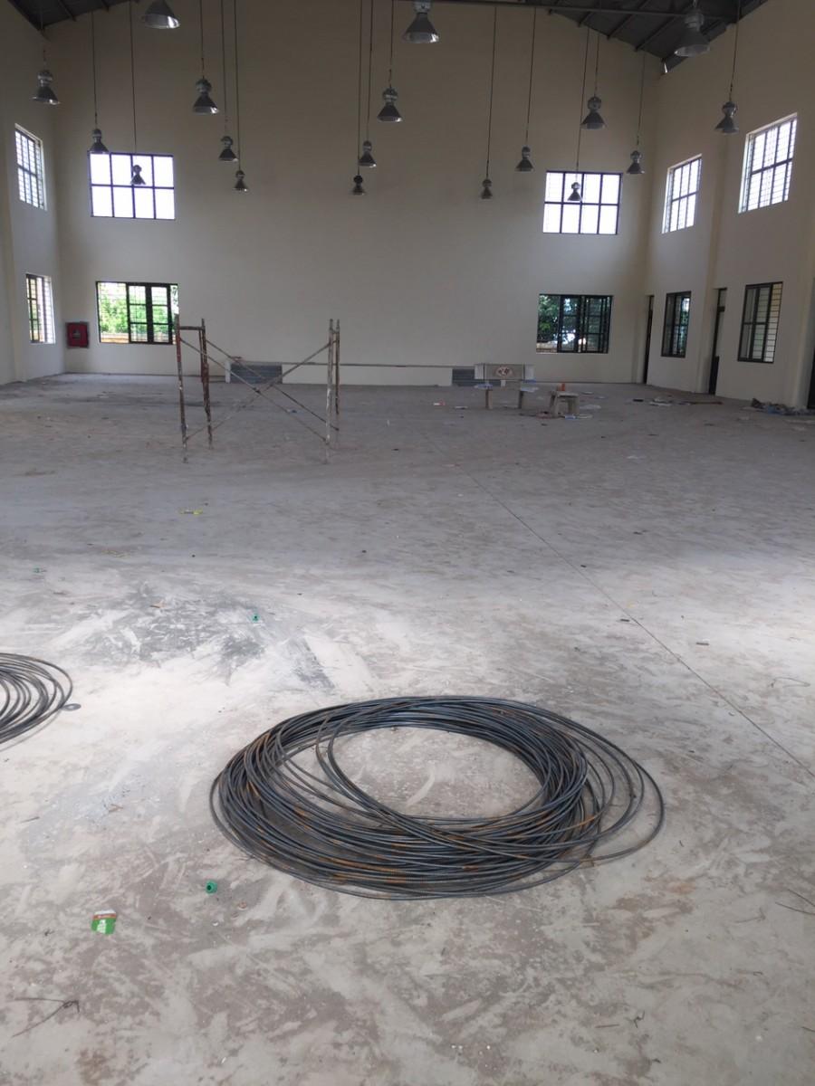 Chuẩn bị bề mặt bê tông cần được tiến hành loại bỏ bụi bẩn