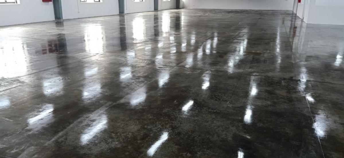 gia-thi-cong-son-nen-epoxy-2