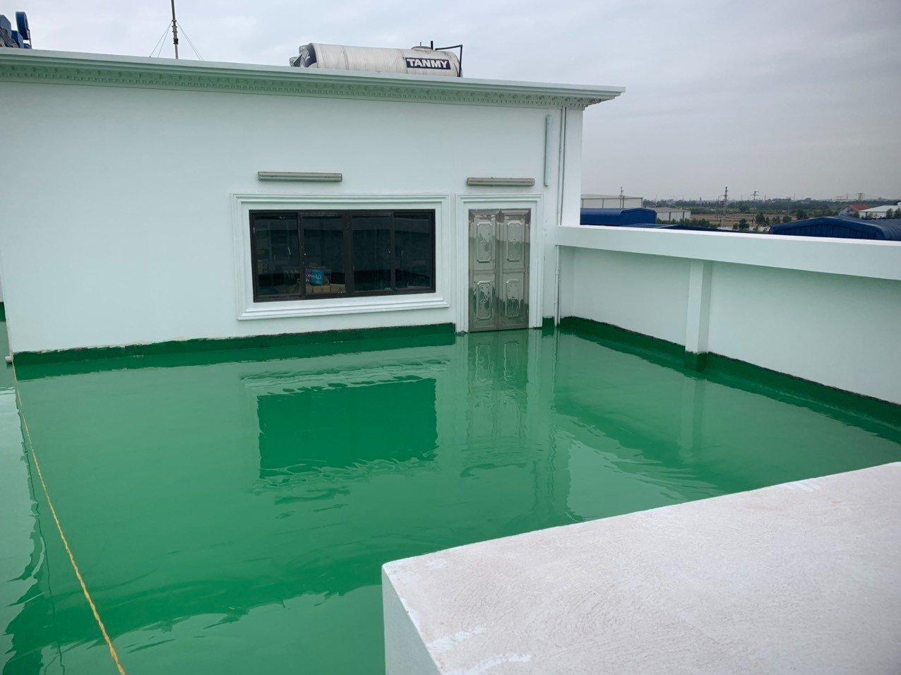 chong-tham-san-thuong-bang-son-epoxy-2
