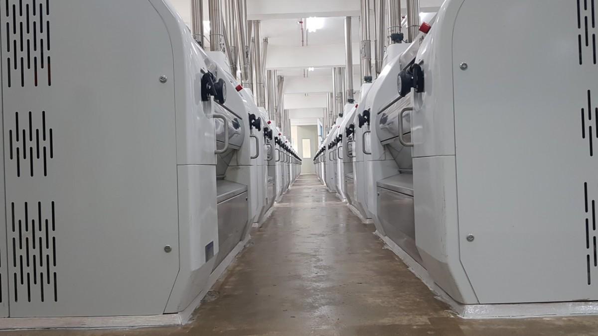 Bề mặt sàn trước khi thu công sơn PU