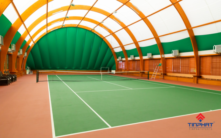 sân tennis có mái che