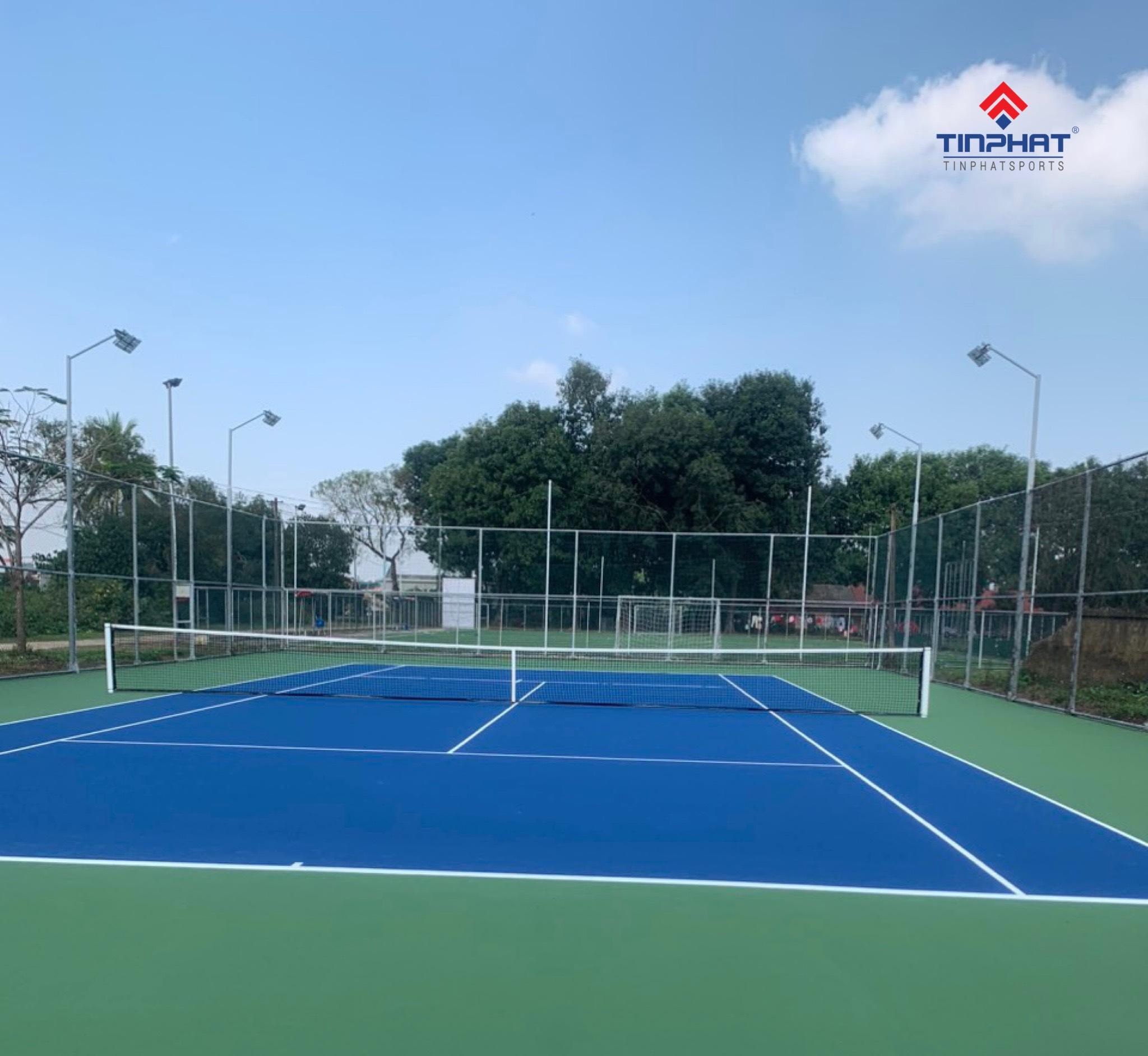 chi-phi-lam-san-tennis-la-bao-nhieu