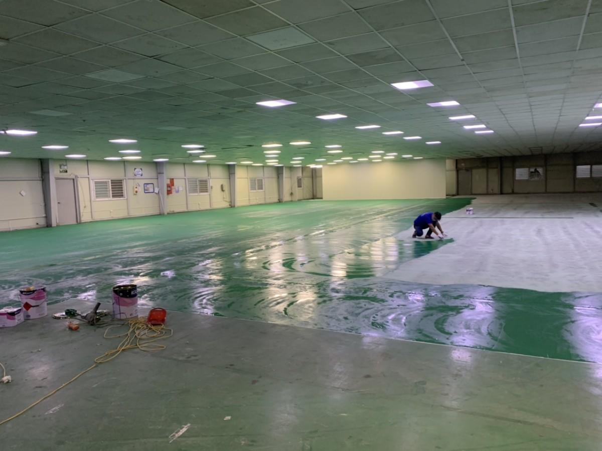 Xử lý khuyết điểm trên bề mặt sàn loại trừ các kẽ hở nứt