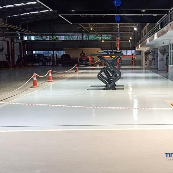 Báo giá thi công sơn epoxy tự san phẳng mới nhất 2026