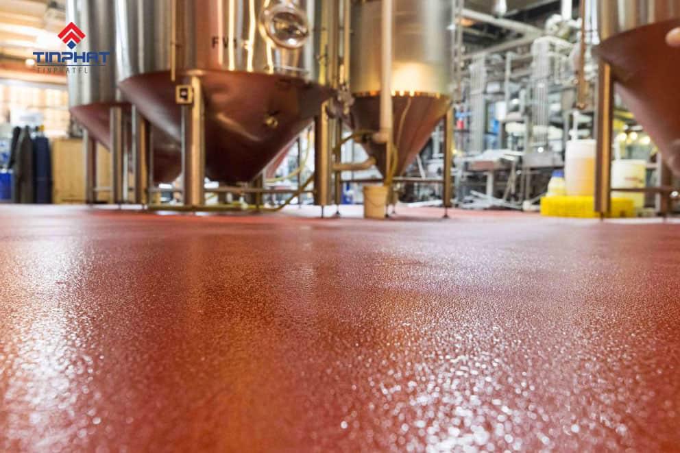 Thi công sơn epoxy chống trơn trượt