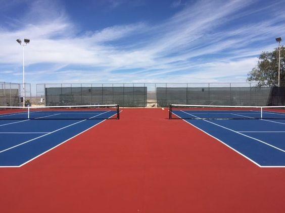 thue-san-tennis