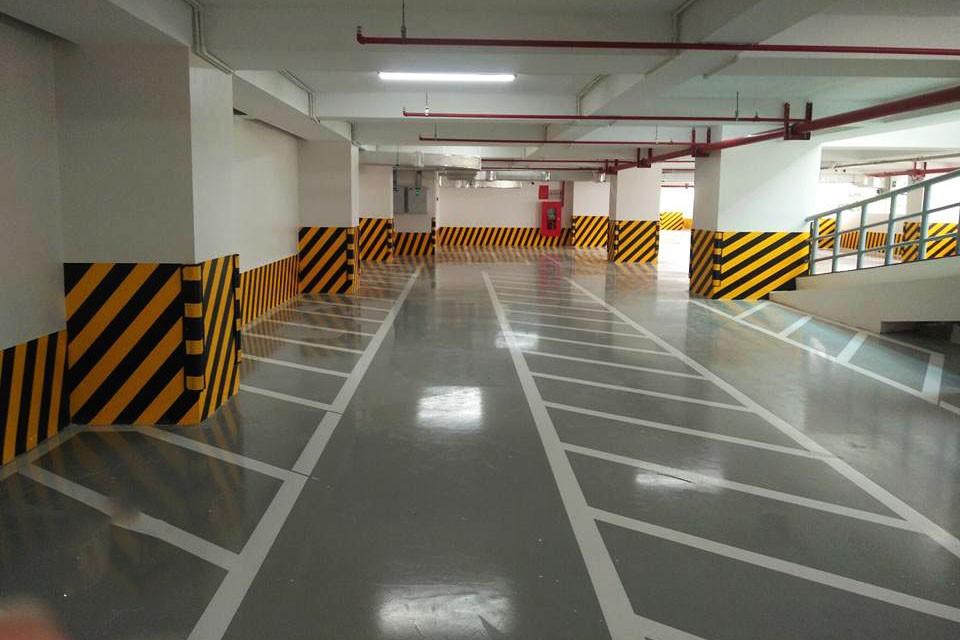 Hoàn thiện công trình thi công sơn vạch kẻ và vạch cảnh báo bãi đậu xe