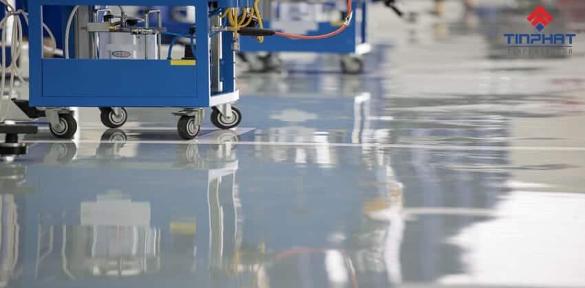 ứng dụng sơn epoxy tự phẳng